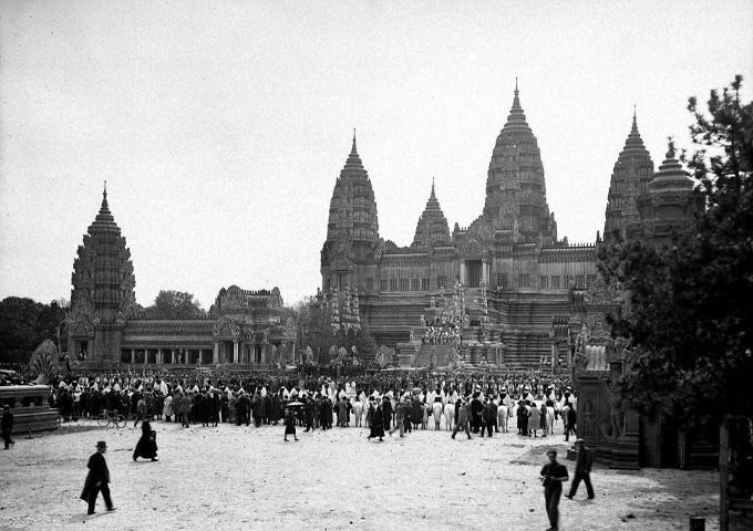 angkor-wat-replica-at-the-colonial-exhinition-in-france-in-1931