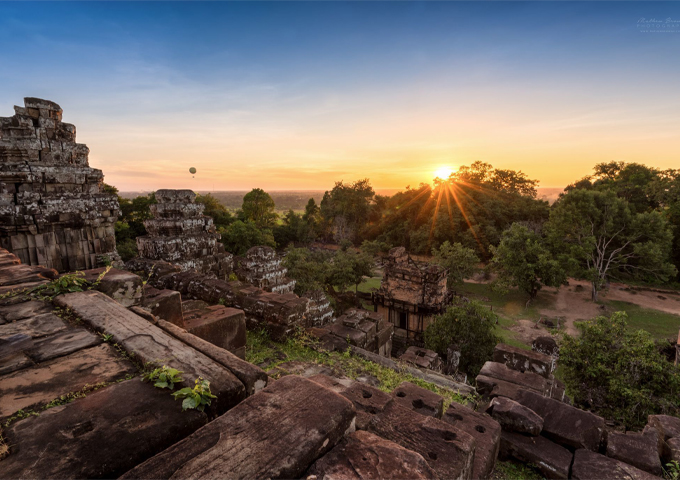 sunset-at-phnom-bakheng