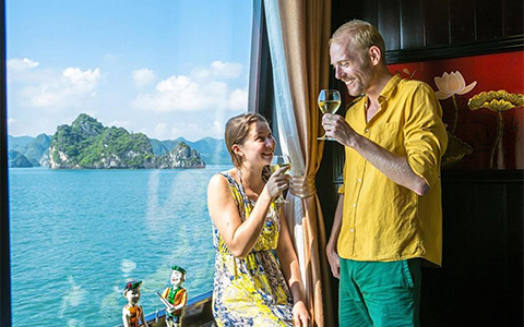 Best Time to Visit Halong Bay: Ultimate Guide on Halong Bay Weather and Best Months for Cruises